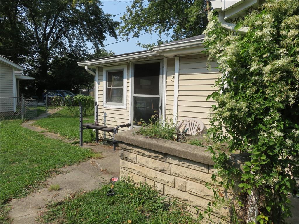 907 Silver Street Anderson, IN 46012 - Photo 3 of 25