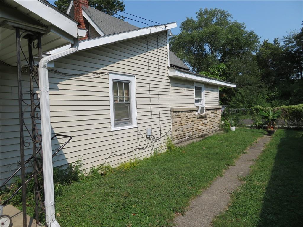907 Silver Street Anderson, IN 46012 - Photo 4 of 25