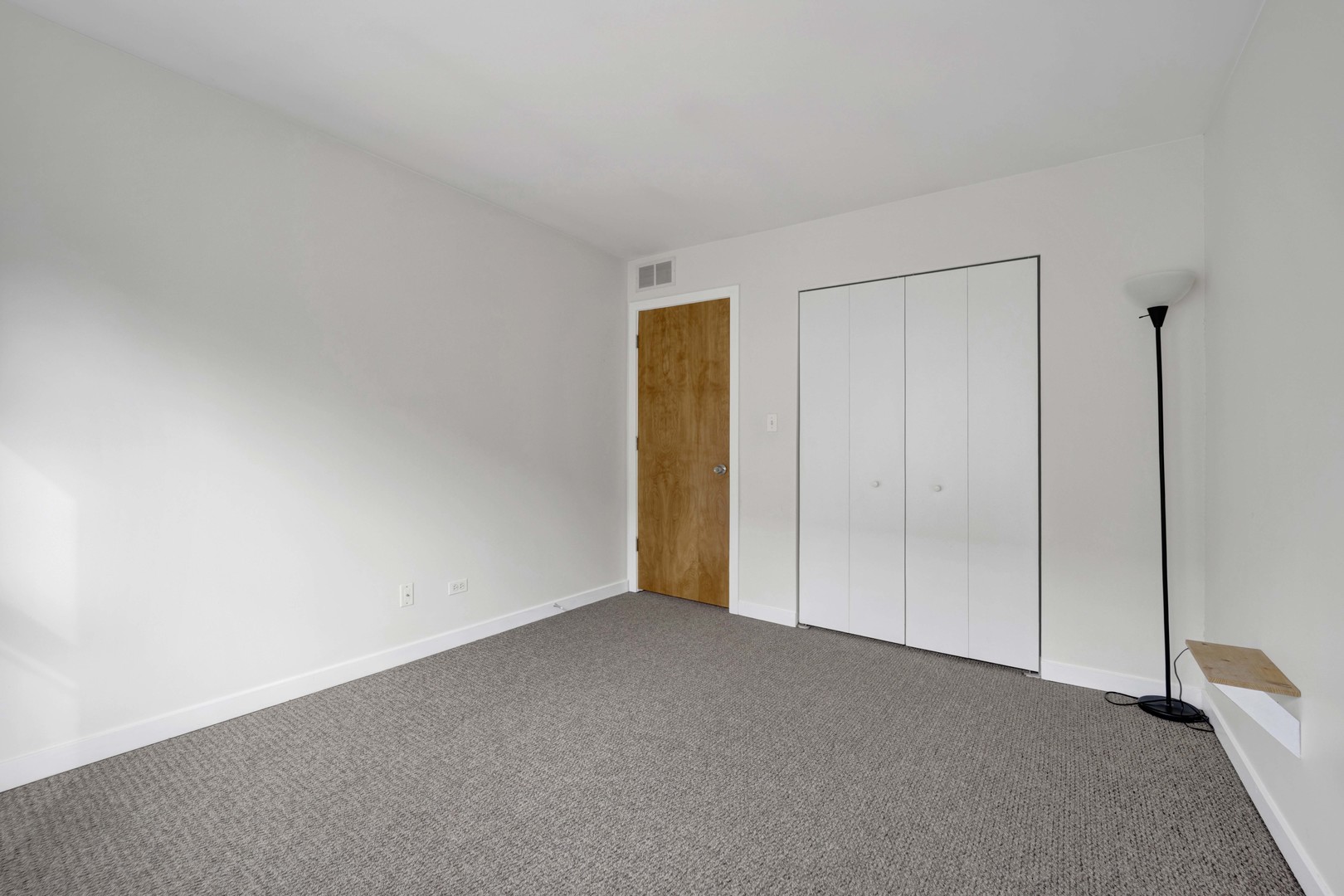 1812 South State Street, Unit 3 Chicago, IL 60616 - Photo 14 of 29 a view of an empty room and closet area