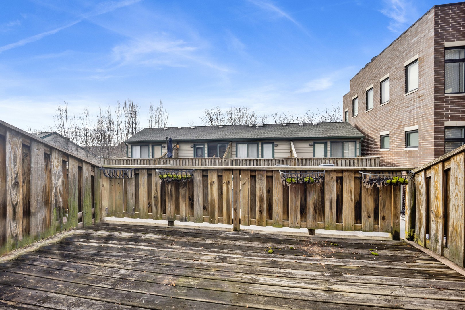 1812 South State Street, Unit 3 Chicago, IL 60616 - Photo 24 of 29 a view of a house with a balcony