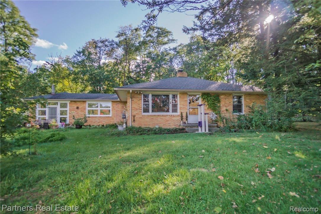 7273 Hamburg Road Brighton, MI 48116 - Photo 1 of 34 DSC01826.JPG