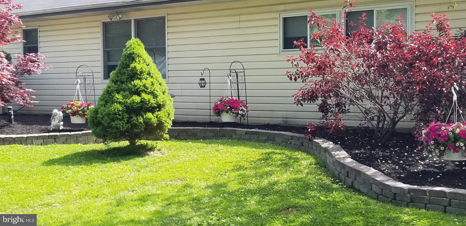 15 Brown Bark Road Levittown, PA 19057 - Photo 2 of 41 Gallery Image 2