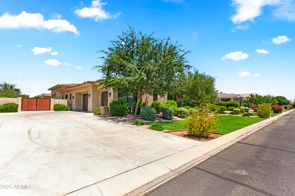 $1,750,000 | 2754 East Kingbird Drive, Gilbert, AZ 85297