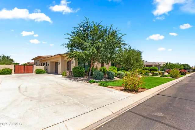 $1,980,000 | 2754 East Kingbird Drive, Gilbert, AZ 85297
