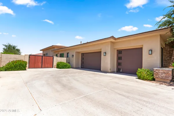 $1,750,000 | 2754 East Kingbird Drive, Gilbert, AZ 85297