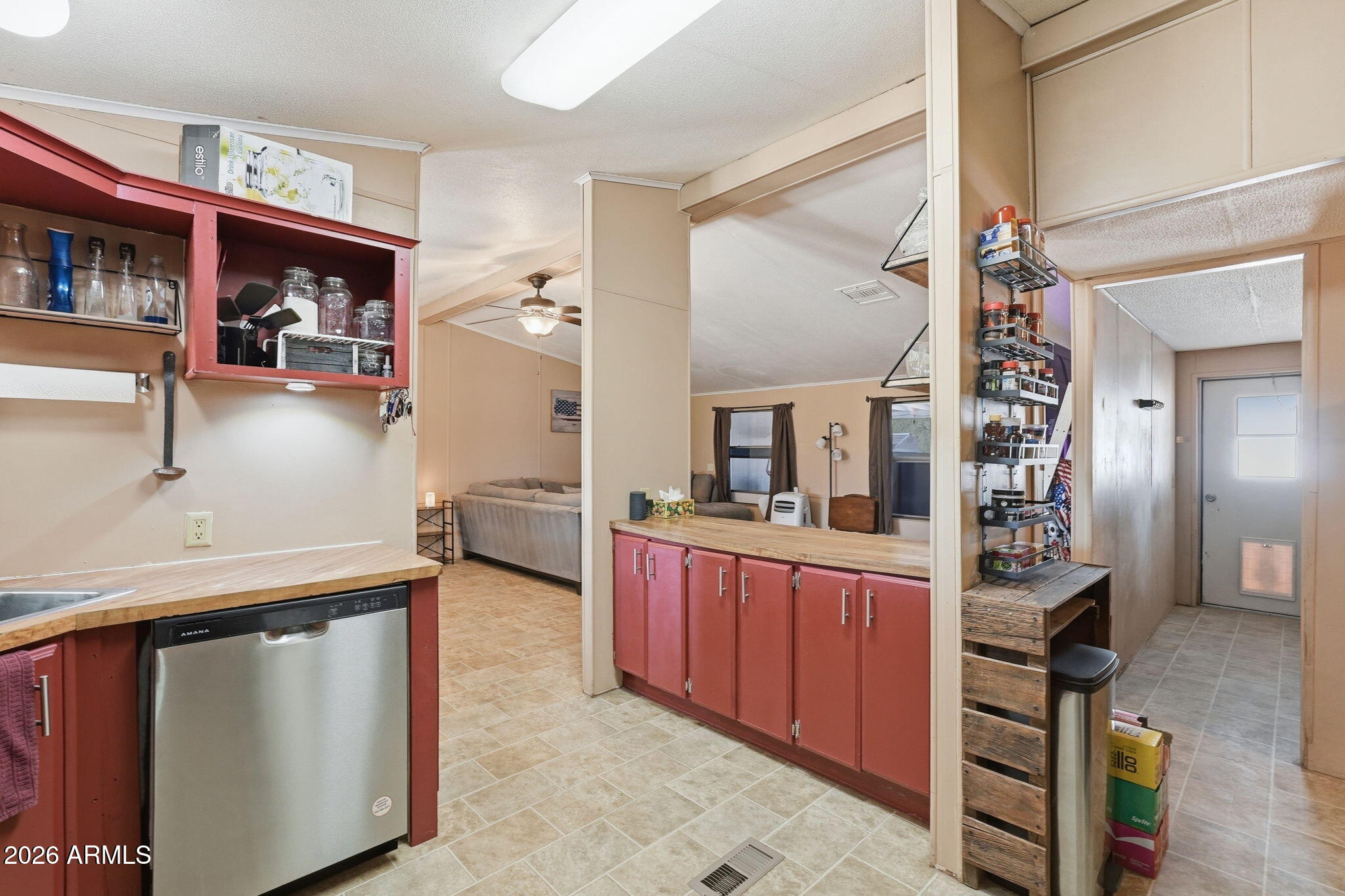 944 South Goldfield Road Apache Junction, AZ 85119 - Photo 11 of 51