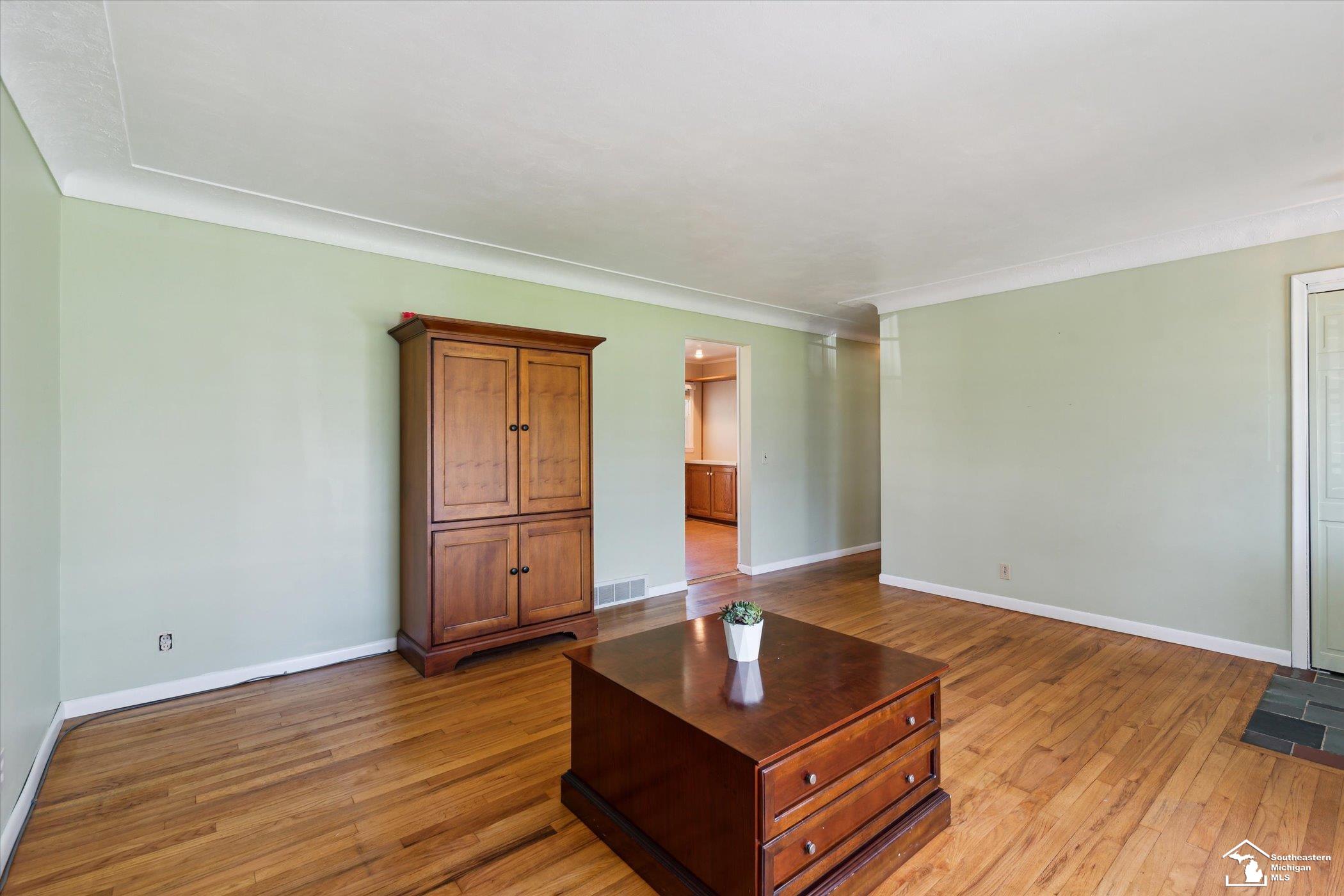9661 Crabb Road Temperance, MI 48182 - Photo 7 of 30