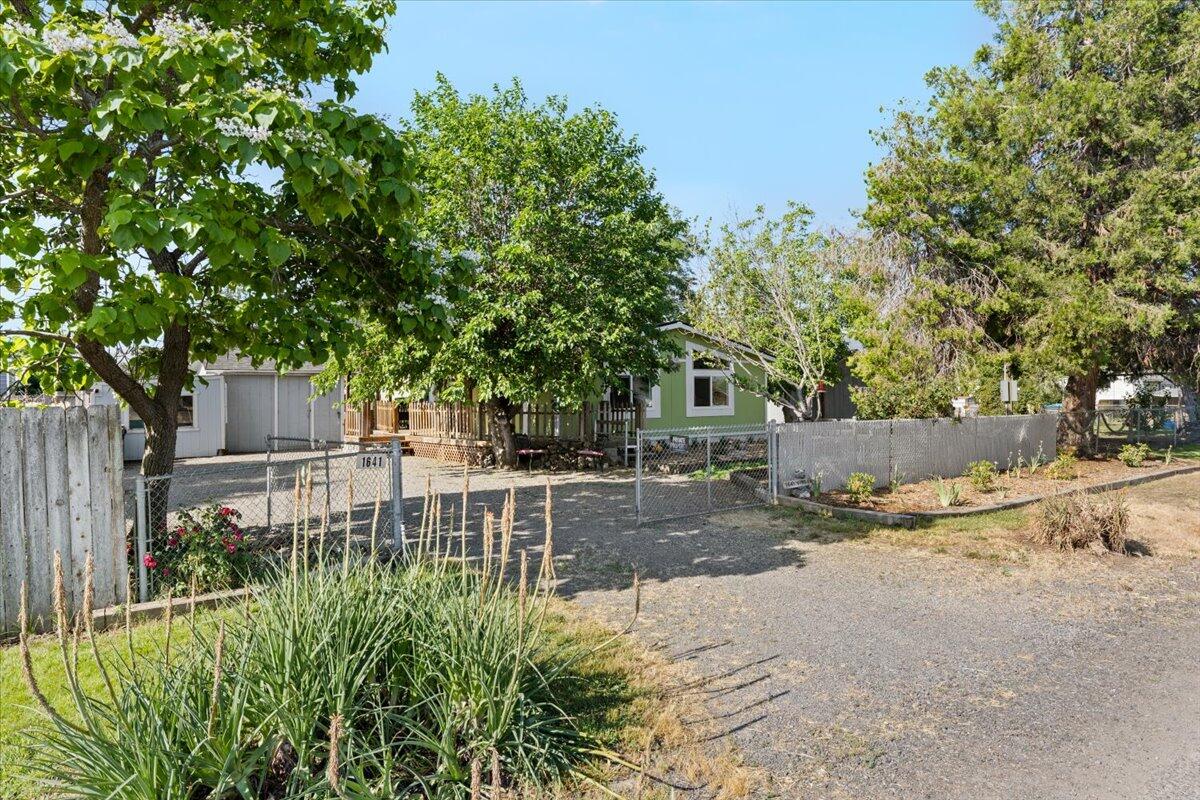 1641 Gibbon Road Central Point, OR 97502 - Photo 1 of 30 01-CI_1394