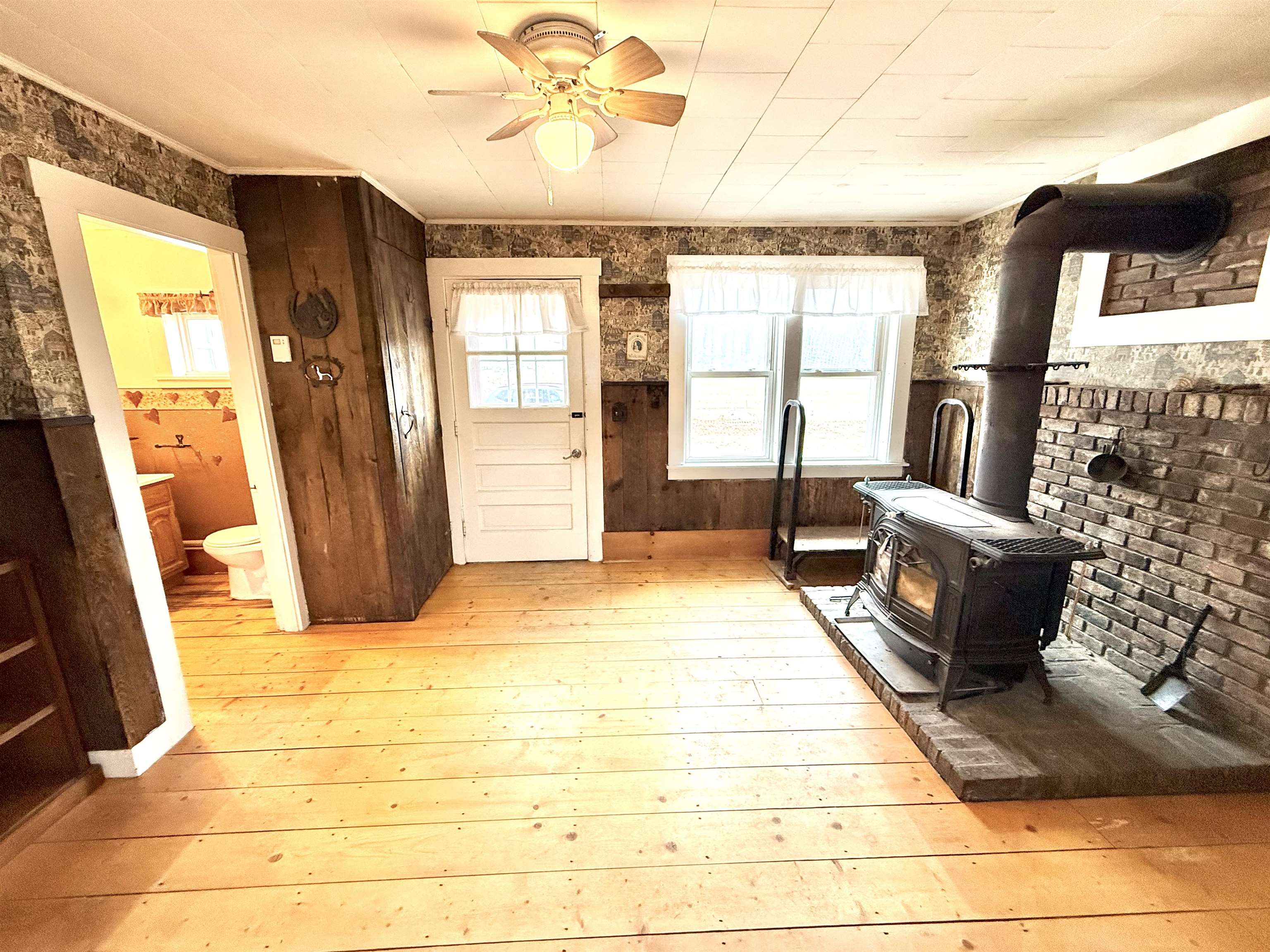 345 Highway 110 Chelsea, VT 05038 - Photo 3 of 31