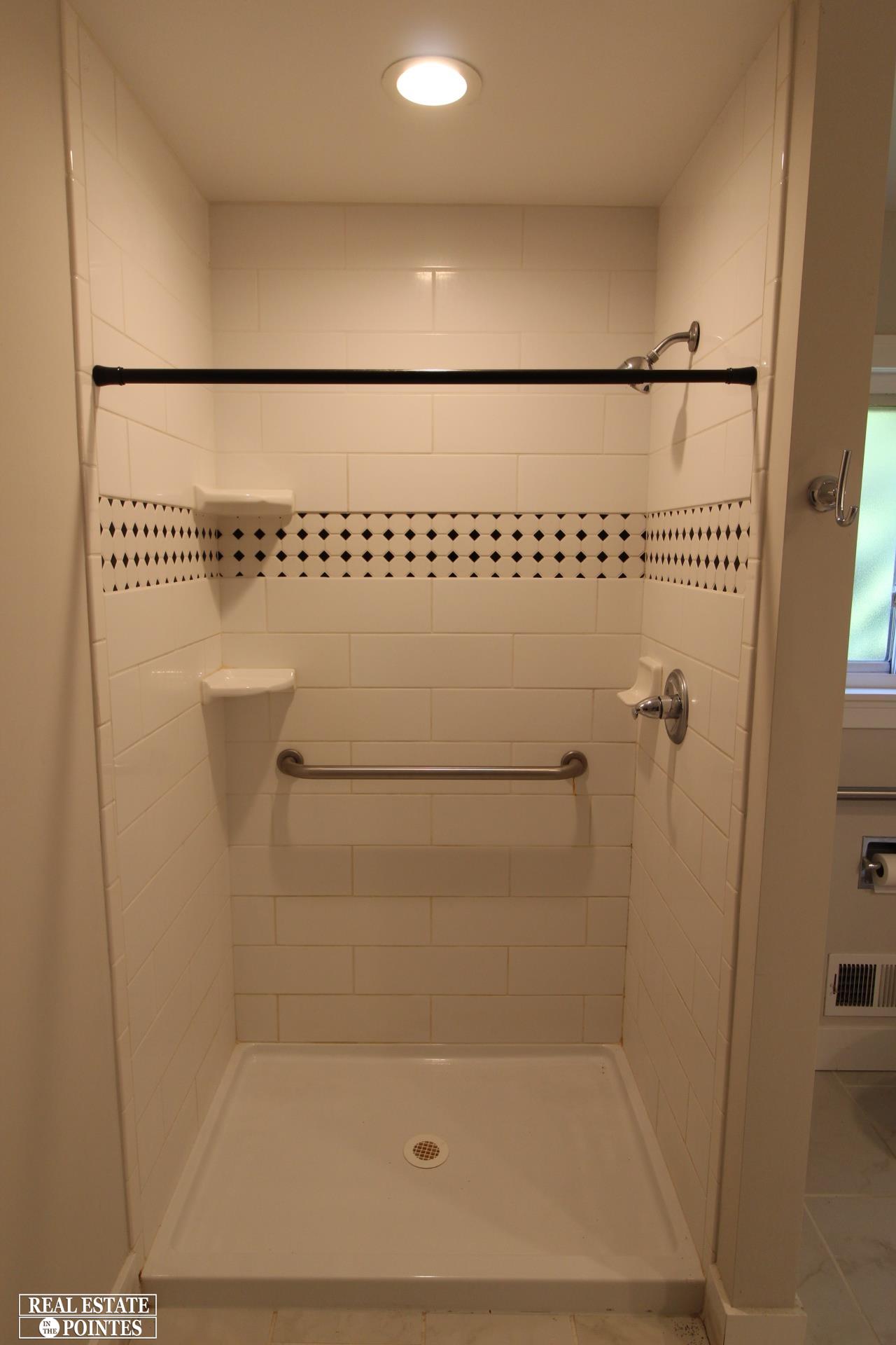 1320 Devonshire Road Grosse Pointe Park, MI 48230 - Photo 20 of 57