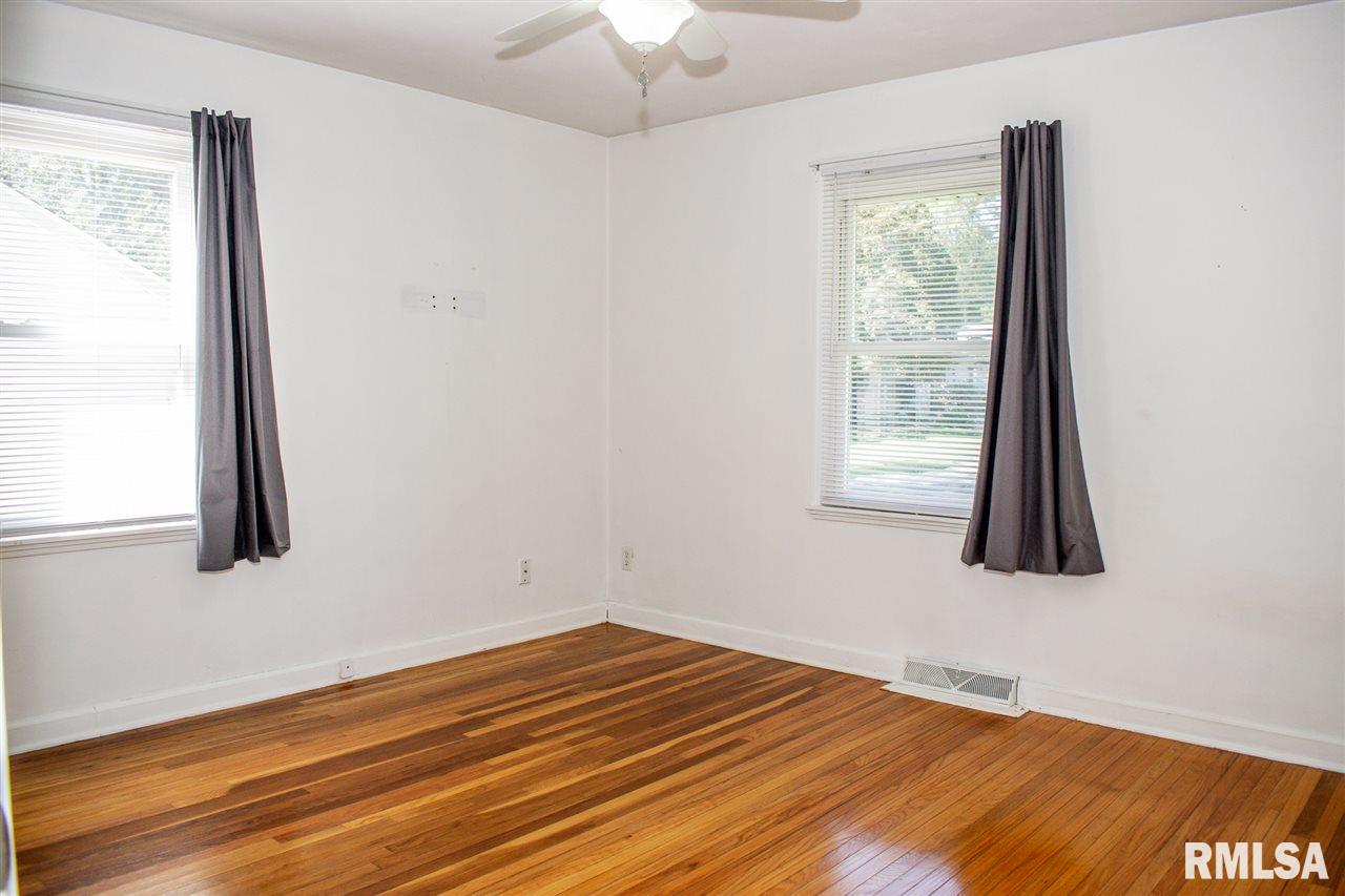 226 East Cherry Ridge Road Peoria, IL 61614 - Photo 13 of 25 Gallery Image 13