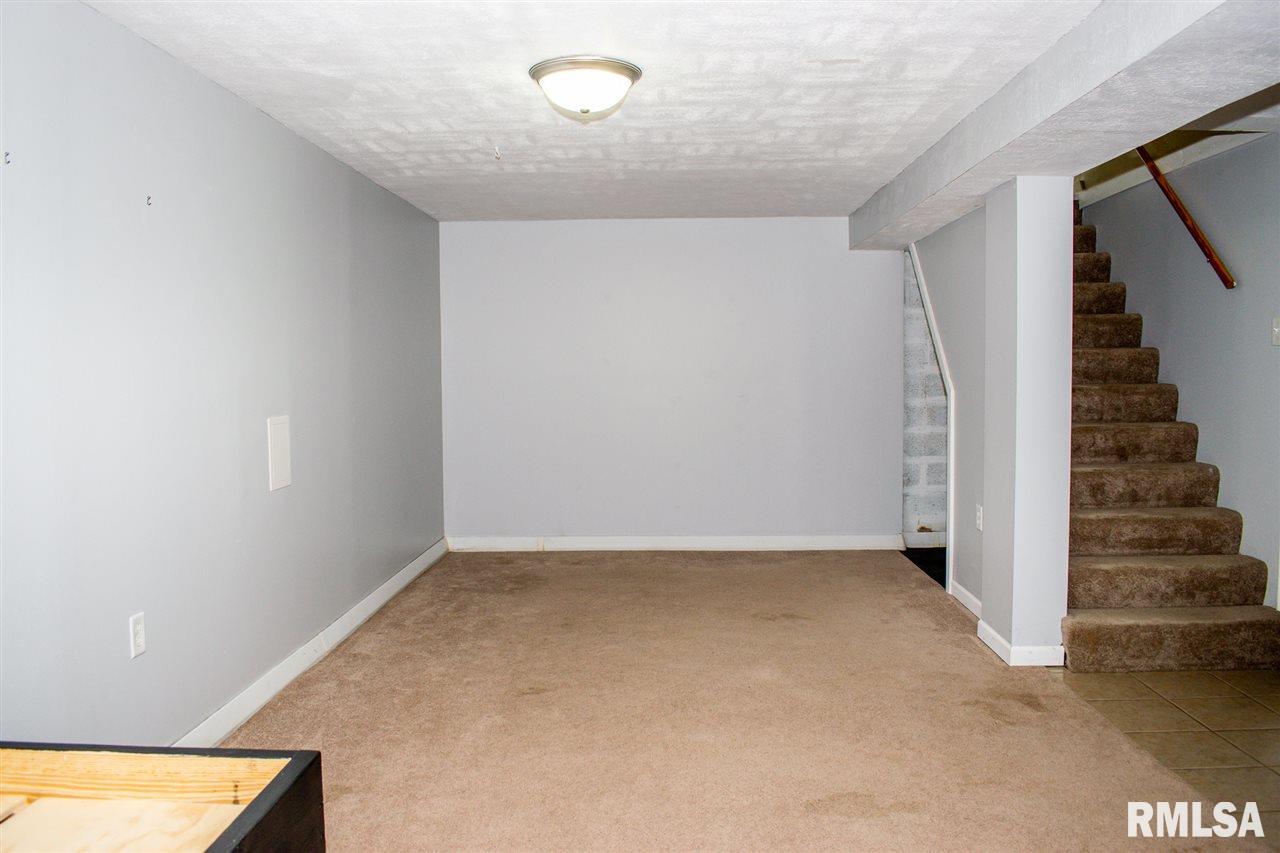 226 East Cherry Ridge Road Peoria, IL 61614 - Photo 18 of 25 Gallery Image 18