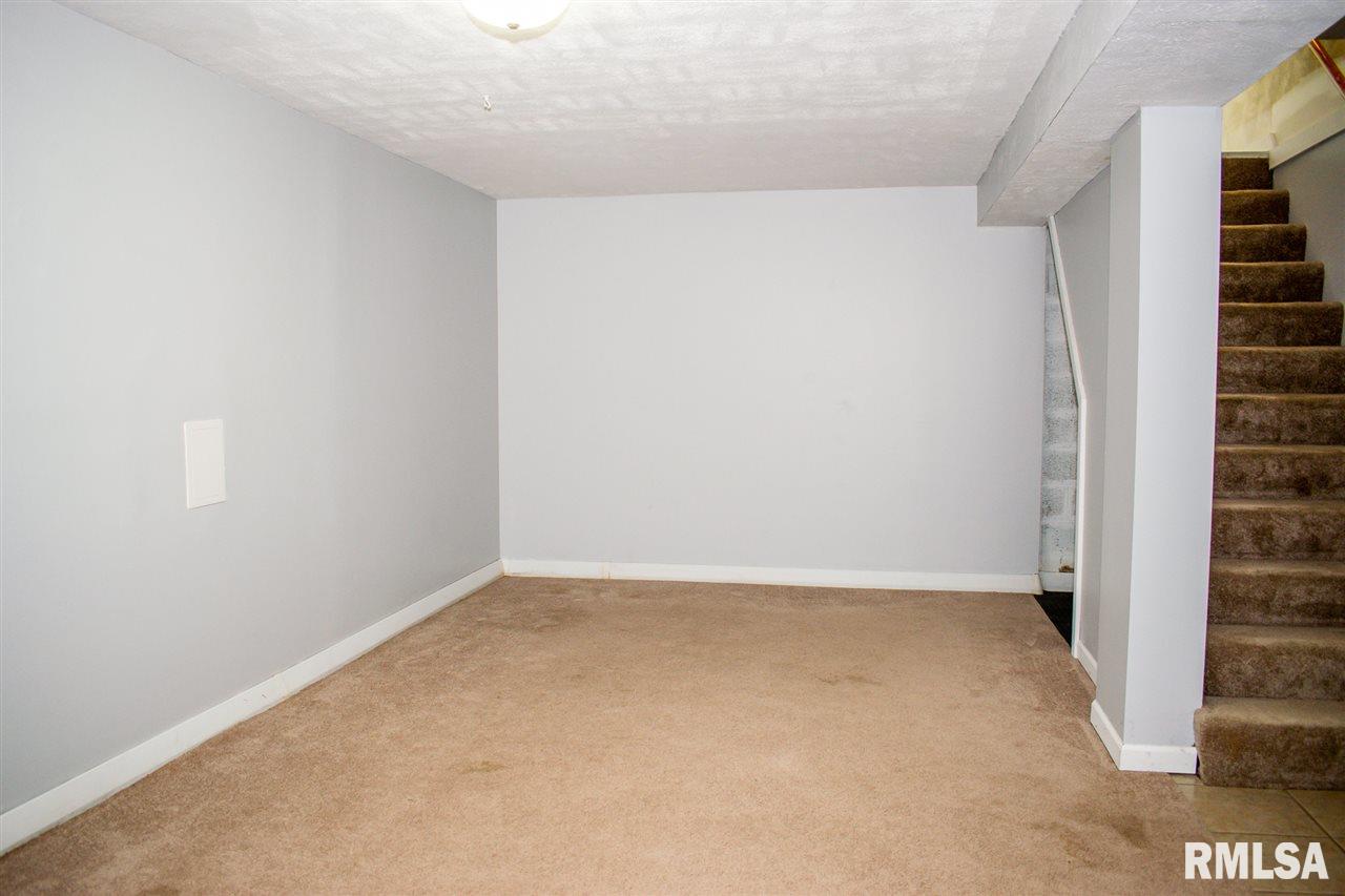 226 East Cherry Ridge Road Peoria, IL 61614 - Photo 19 of 25 Gallery Image 19