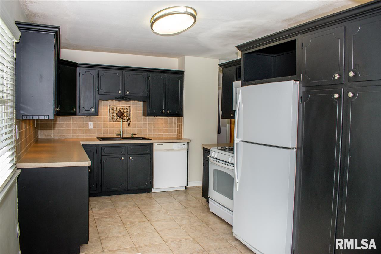 226 East Cherry Ridge Road Peoria, IL 61614 - Photo 9 of 25 Gallery Image 9