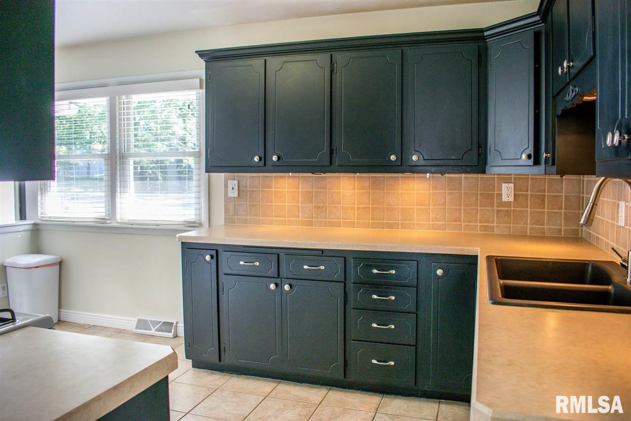 226 East Cherry Ridge Road Peoria, IL 61614 - Photo 10 of 25 Gallery Image 10