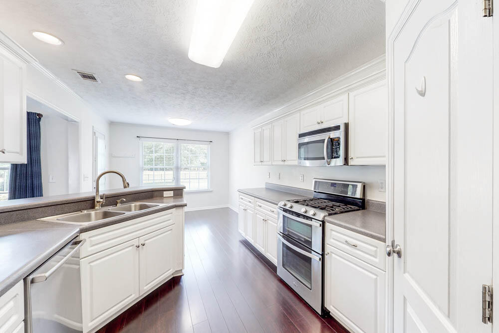 1420 Oxpens Road Warrenville, SC 29851 - Photo 6 of 30 Built In Microwave!