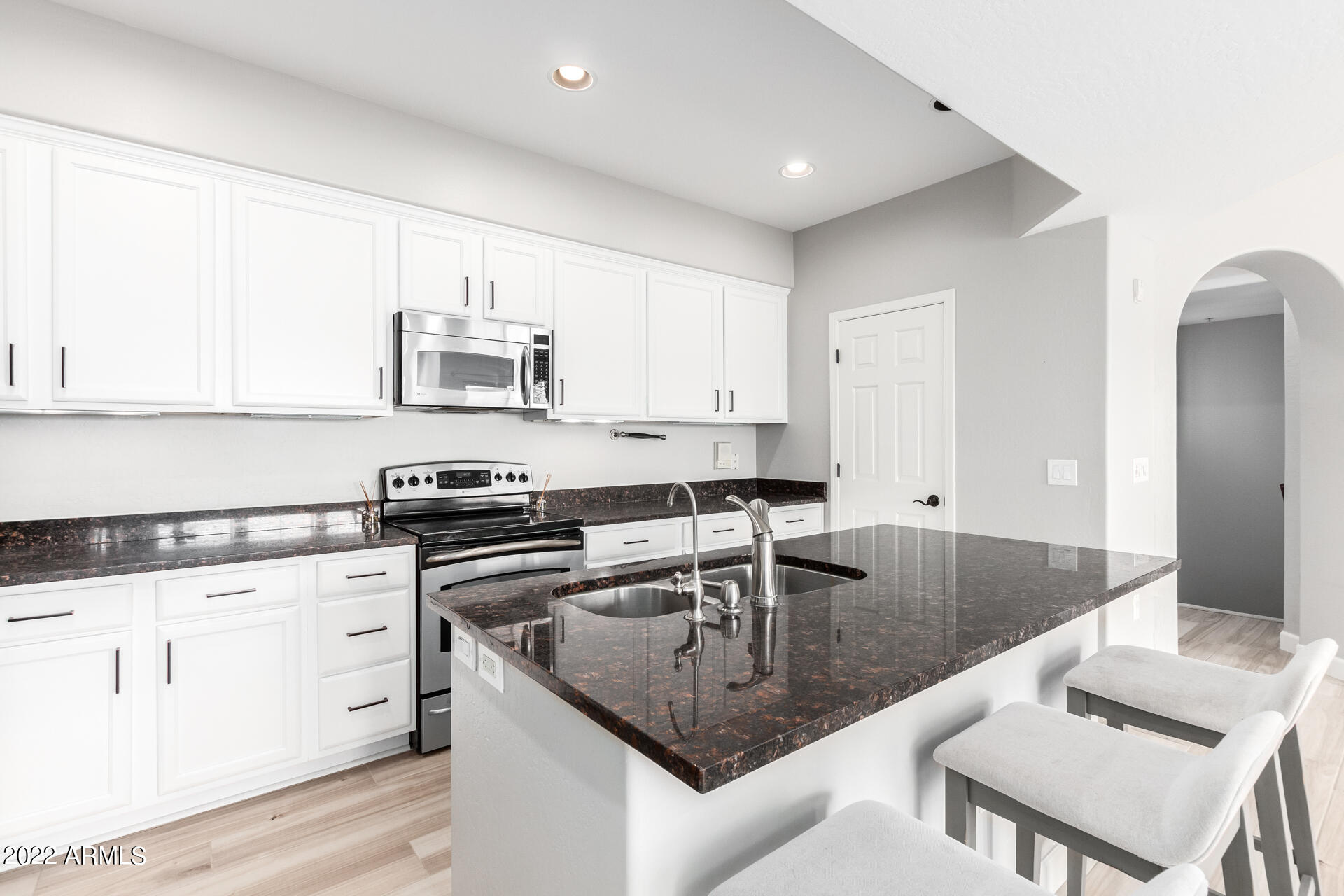 3935 East Rough Rider Road, Unit 1043 Phoenix, AZ 85050 - Photo 8 of 37 18 - Rough Rider