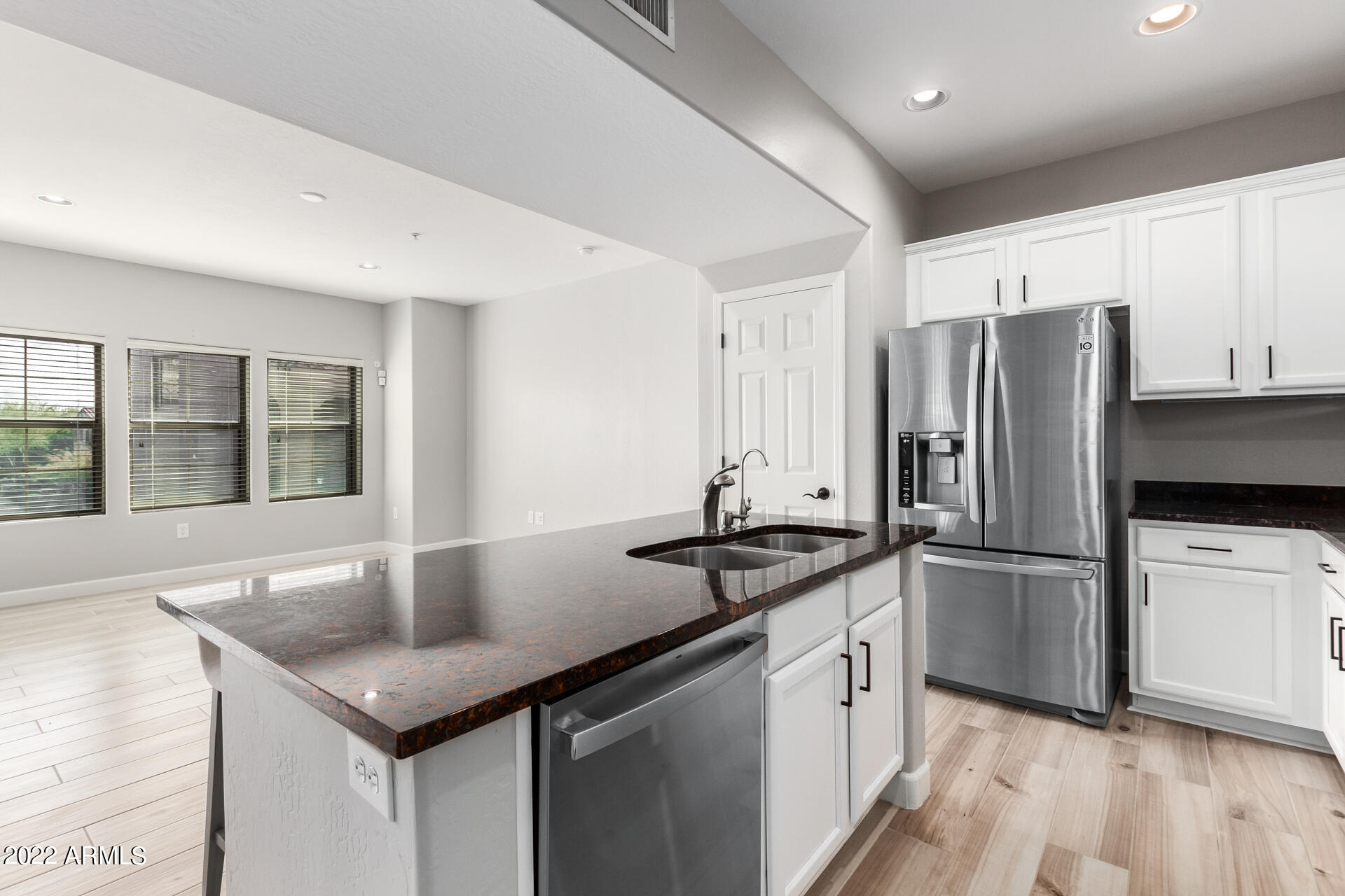 3935 East Rough Rider Road, Unit 1043 Phoenix, AZ 85050 - Photo 10 of 37 20 - Rough Rider