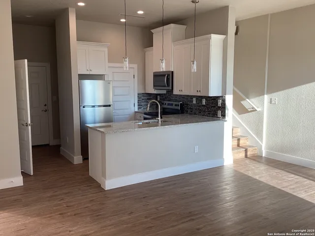 $2,695 | 115 Ave Ventana, San Antonio, TX 78256