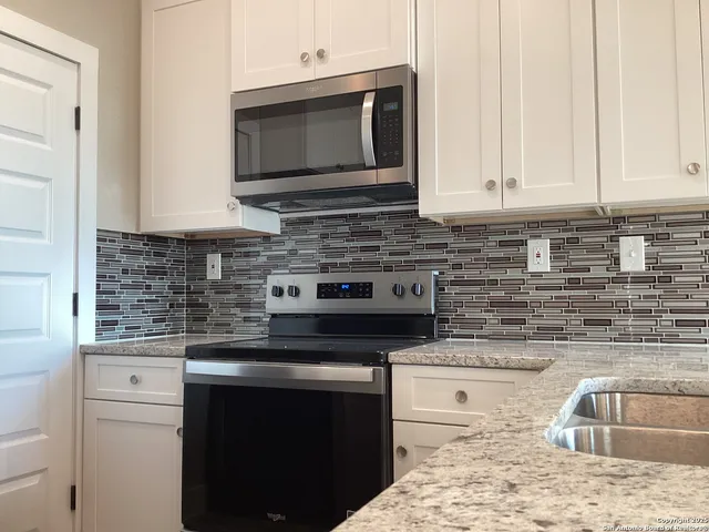 $2,695 | 115 Ave Ventana, San Antonio, TX 78256