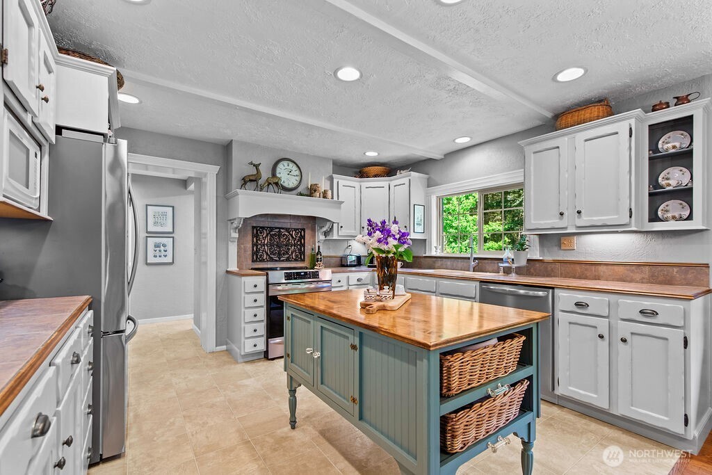 8343 Glenwood Road Southwest Port Orchard, WA 98367 - Photo 15 of 39 Gallery Image 15