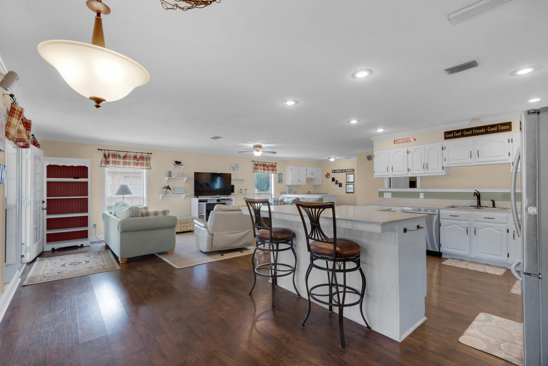 44 Dolphin Place Freeport, FL 32439 - Photo 21 of 76 44 Dolphin Pl_20201203_110