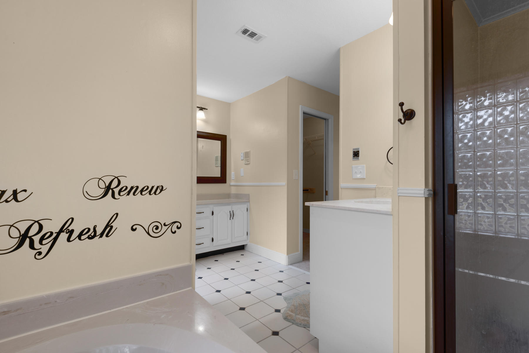 44 Dolphin Place Freeport, FL 32439 - Photo 55 of 76 a bathroom with a bathtub and a sink