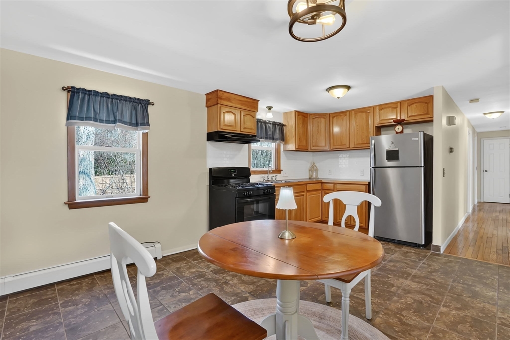 70 Quentin Road Springfield, MA 01129 - Photo 5 of 42 Gallery Image 5