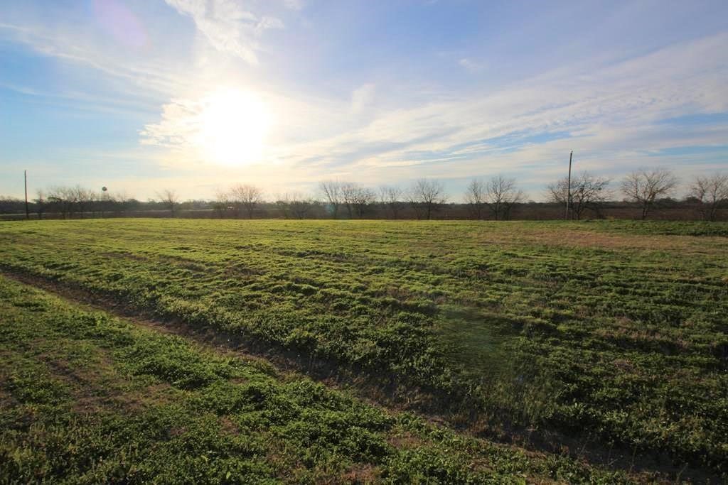 510 River Ranch Circle Martindale, TX 78655 - Photo 4 of 20 a view of an ocean