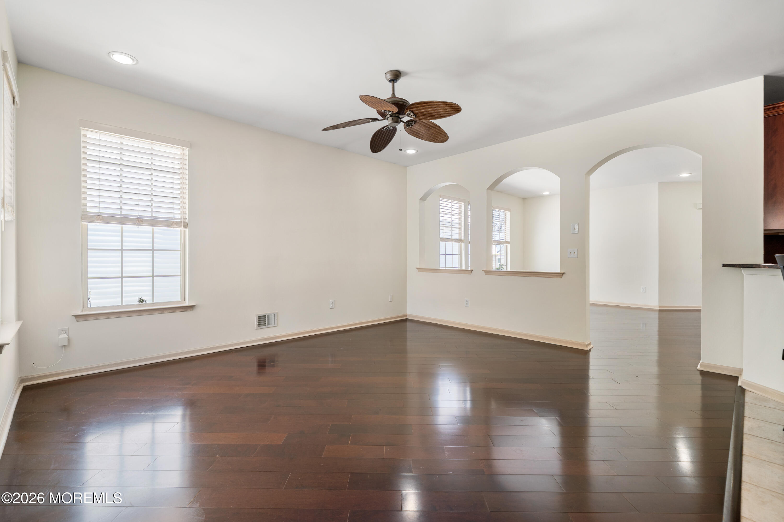27 Mission Way Barnegat, NJ 08005 - Photo 16 of 53 Livingroom