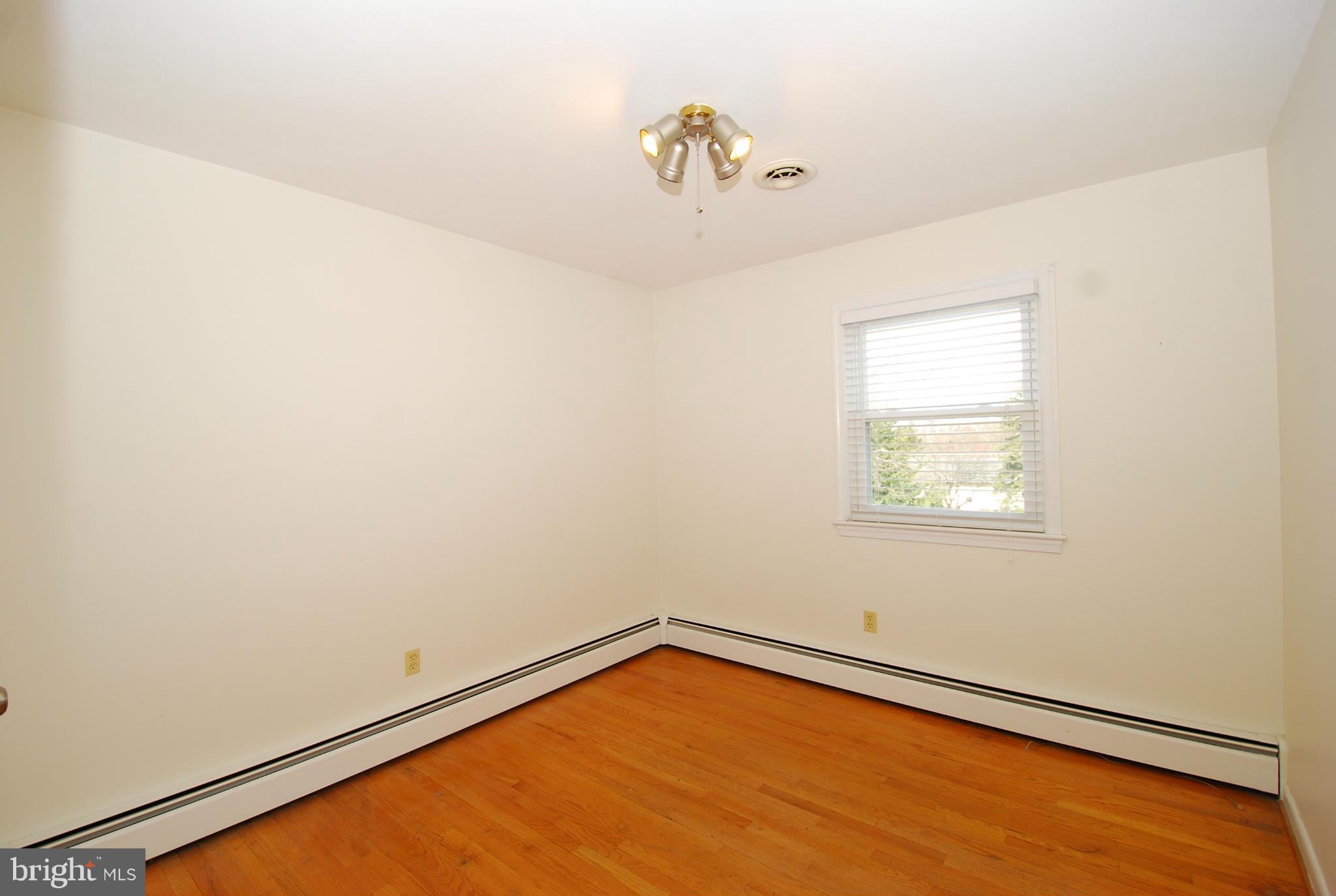 9302 Gue Road Damascus, MD 20872 - Photo 17 of 29 Bedroom