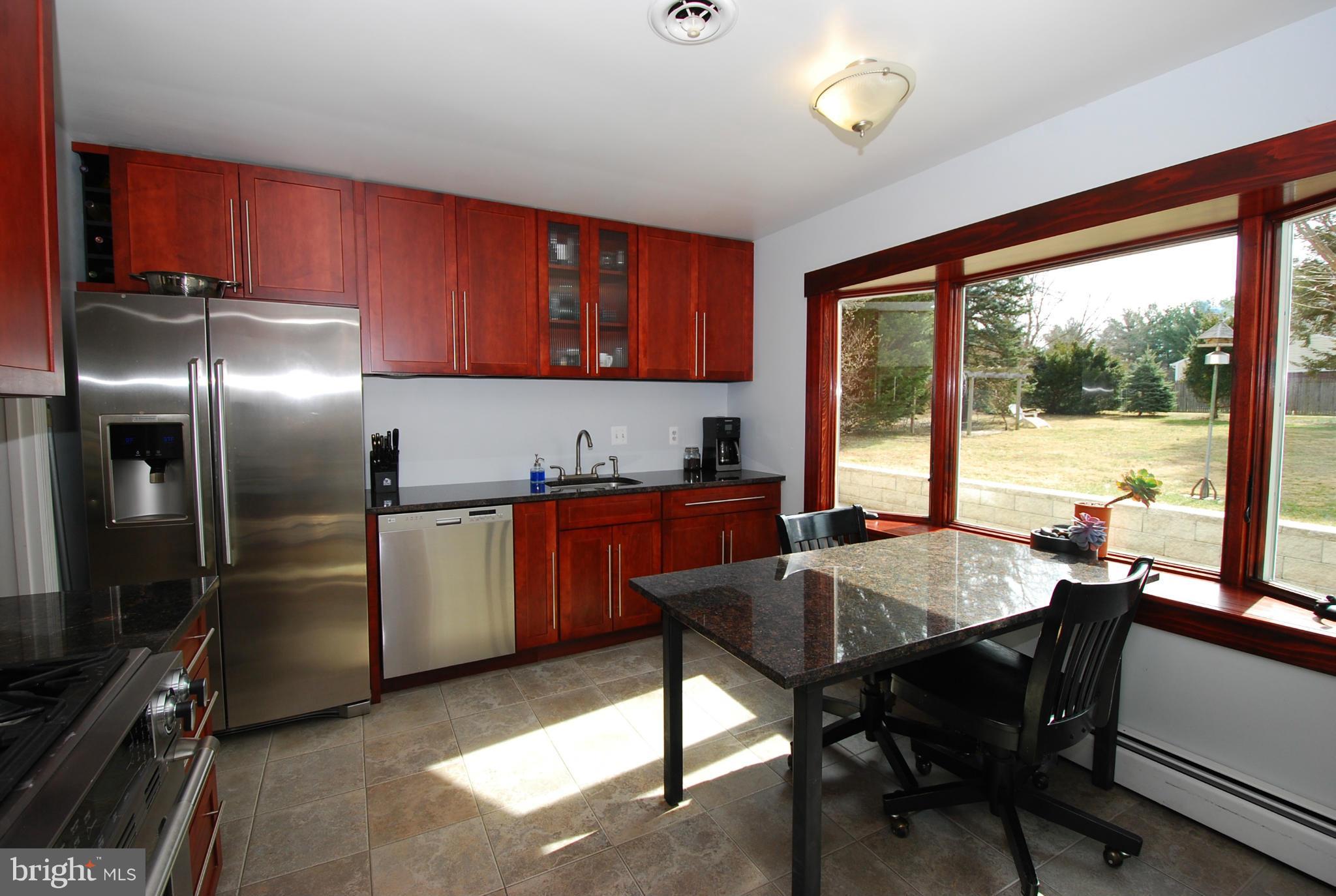 9302 Gue Road Damascus, MD 20872 - Photo 4 of 29 Kitchen