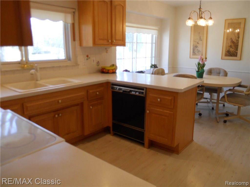 746 Lynndale Drive Rochester, MI 48309 - Photo 7 of 24 DSCN2367.JPG