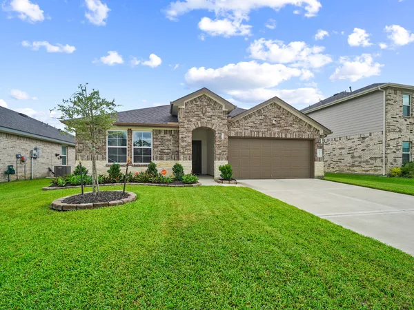 $299,000 | 7823 Cattlewood Pass, Rosharon, TX 77583