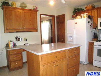 1932 Hunter's Ridge Drive Huntington, IN 46750 - Photo 12 of 26 Gallery Image 12