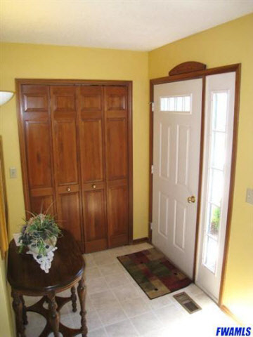 1932 Hunter's Ridge Drive Huntington, IN 46750 - Photo 7 of 26 Gallery Image 7