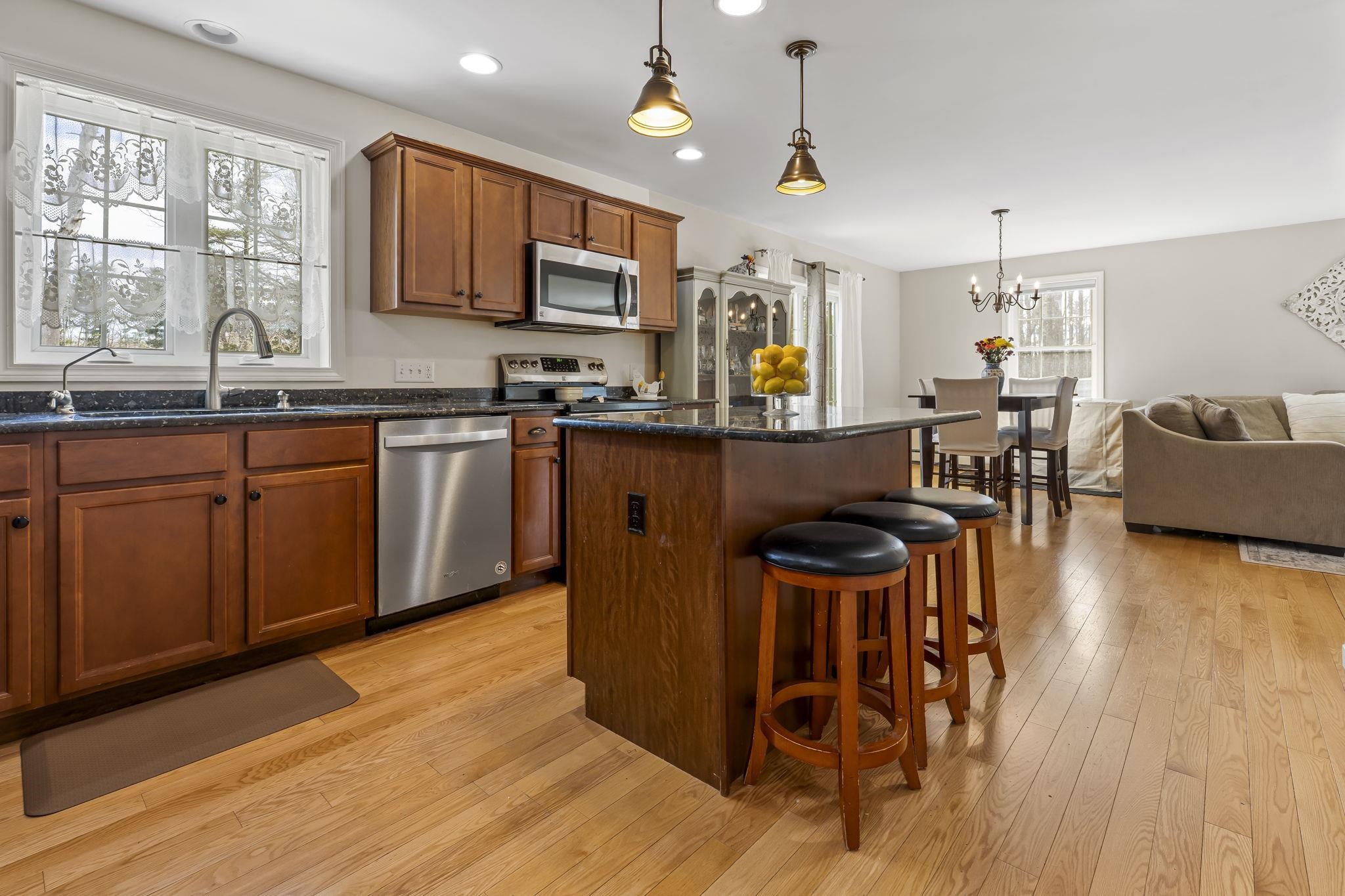 274 Pleasant Street Epping, NH 03042 - Photo 8 of 35