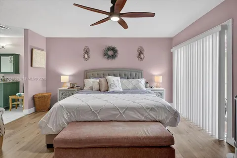 $560,000 | 14930 Southwest 104th Street, Unit 27, Miami, FL 33196