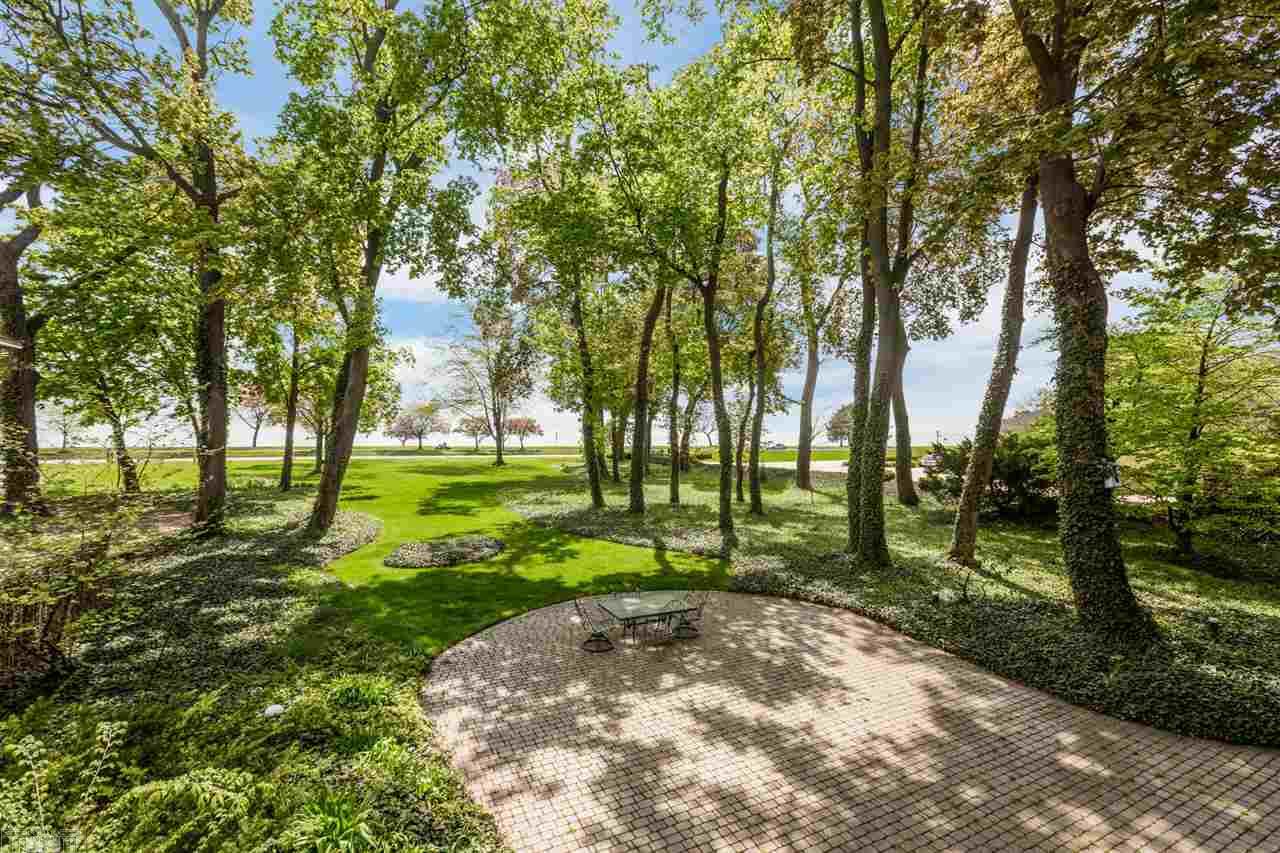 735 Lake Shore Road Grosse Pointe Shores, MI 48236 - Photo 8 of 98