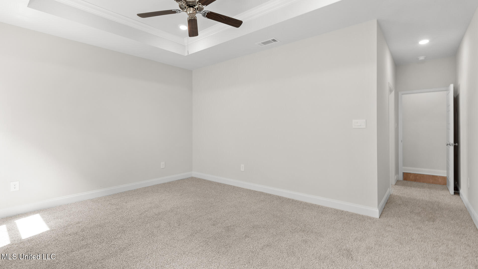 16186 Blue Rdg Drive Gulfport, MS 39503 - Photo 12 of 31 Primary Bedroom