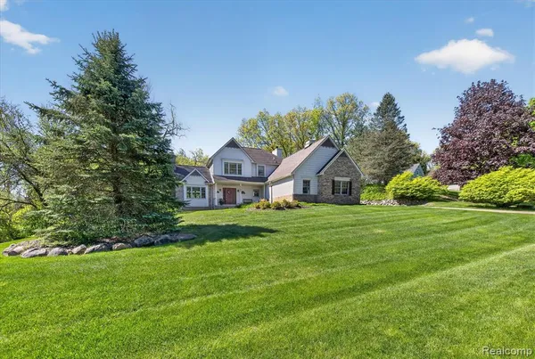 $570,000 | 7798 Lee Road, Brighton, MI 48116