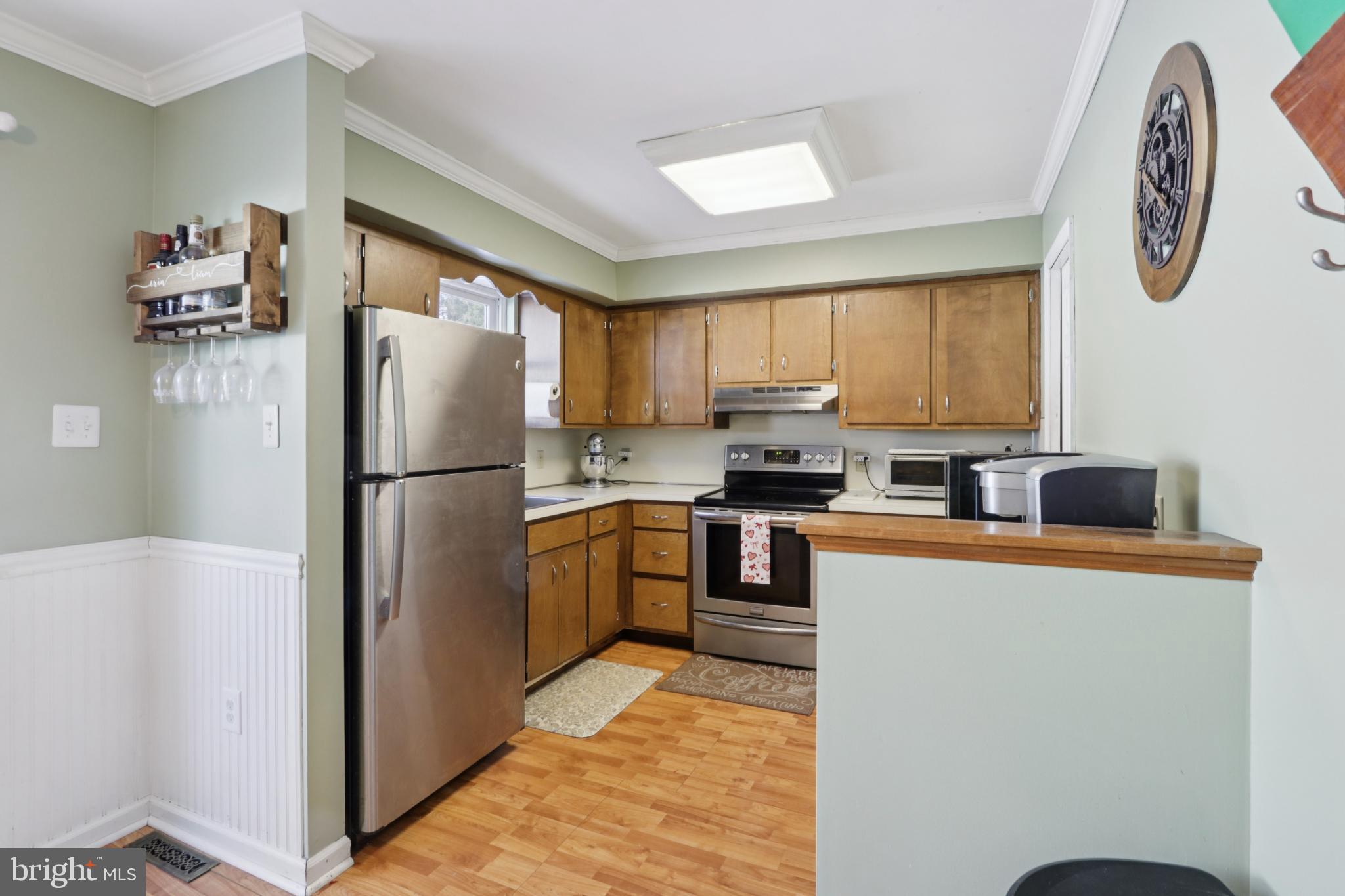 3870 Timothy Lane Bethlehem, PA 18020 - Photo 17 of 30 Stainless steel appliances.