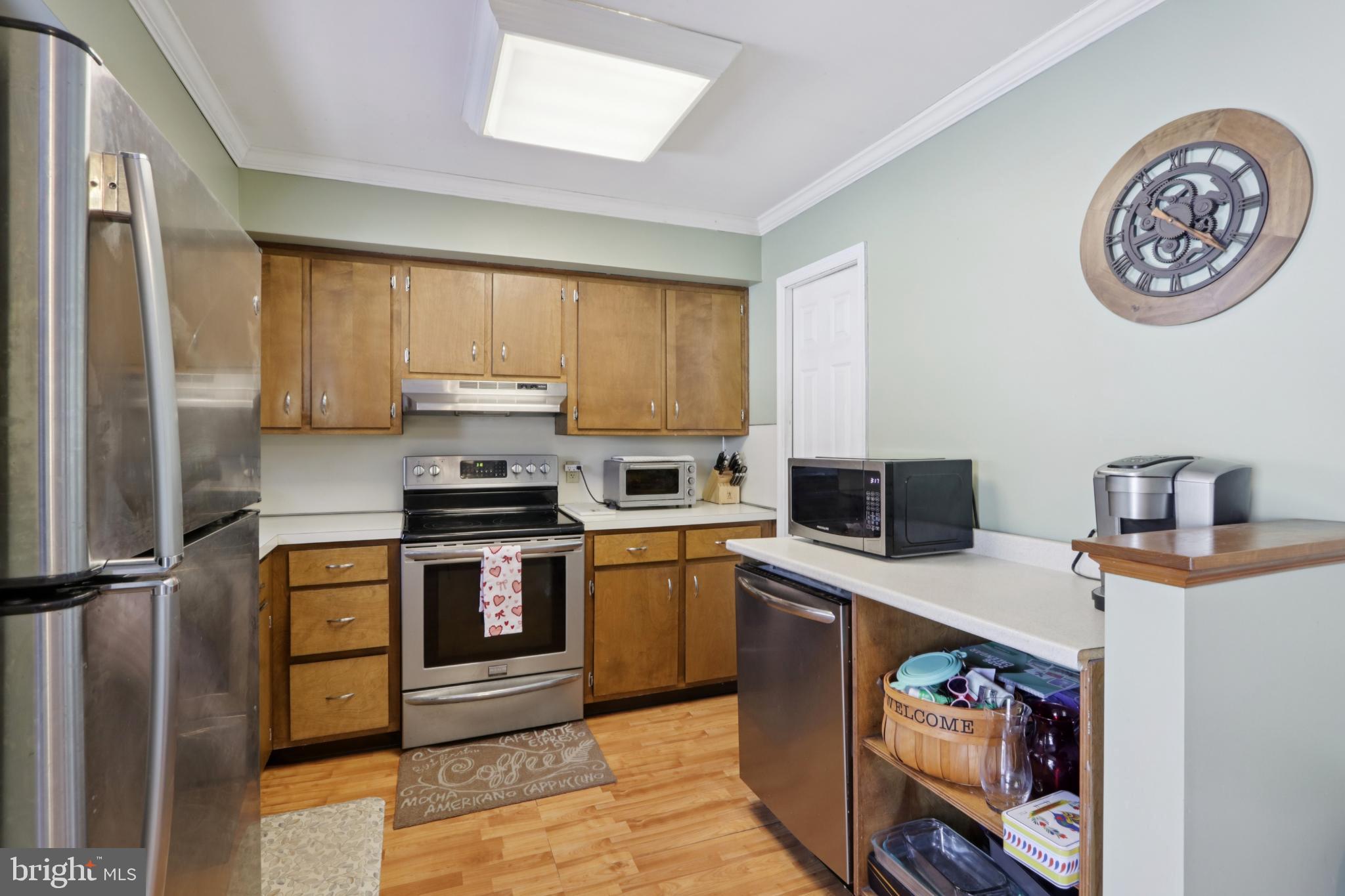 3870 Timothy Lane Bethlehem, PA 18020 - Photo 5 of 30 Charming kitchen with modern appliances.