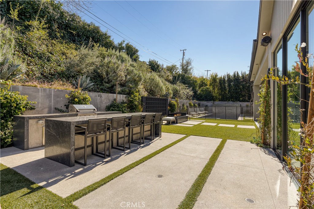 4050 Contera Road Encino, CA 91436 - Photo 55 of 60