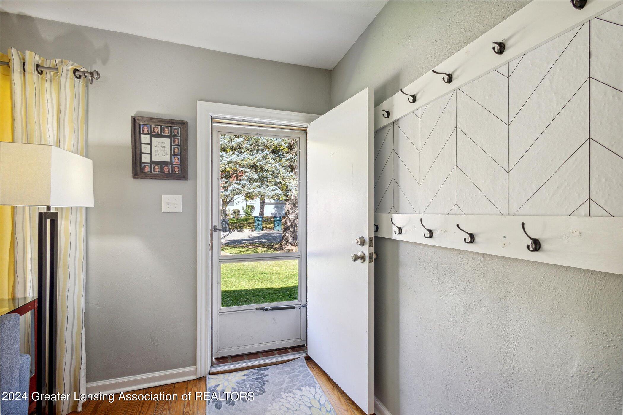 06-1560-Snyder-Rd-East-Lansing-MI-48823-