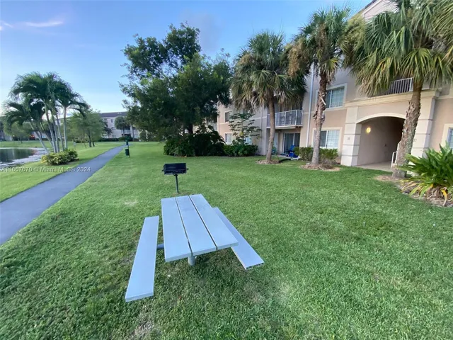 $285,000 | 5011 Wiles Road, Unit 207, Coconut Creek, FL 33073