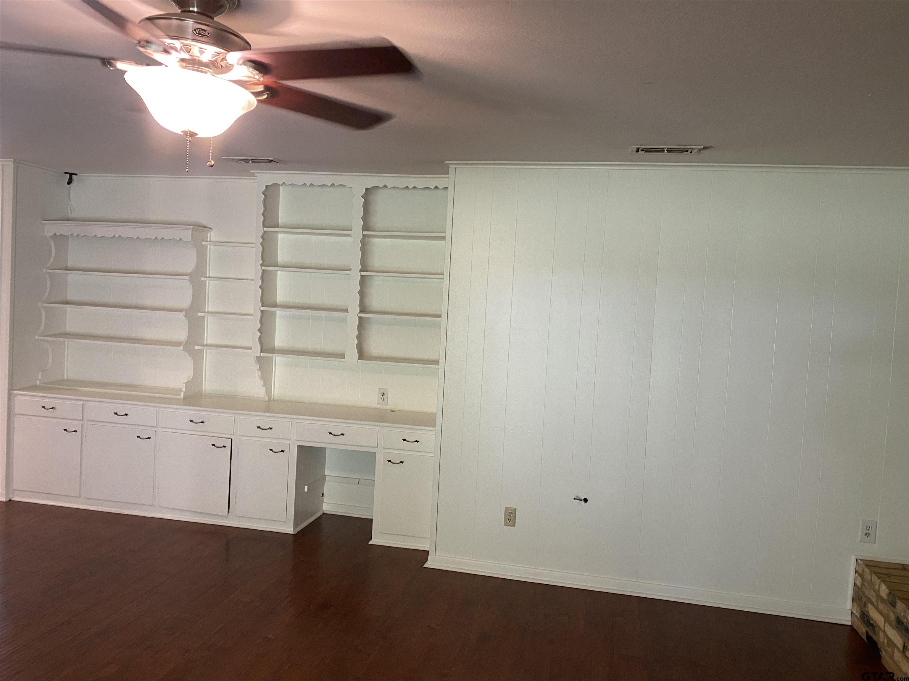 2613 Chelsea Drive Tyler, TX 75701 - Photo 13 of 33