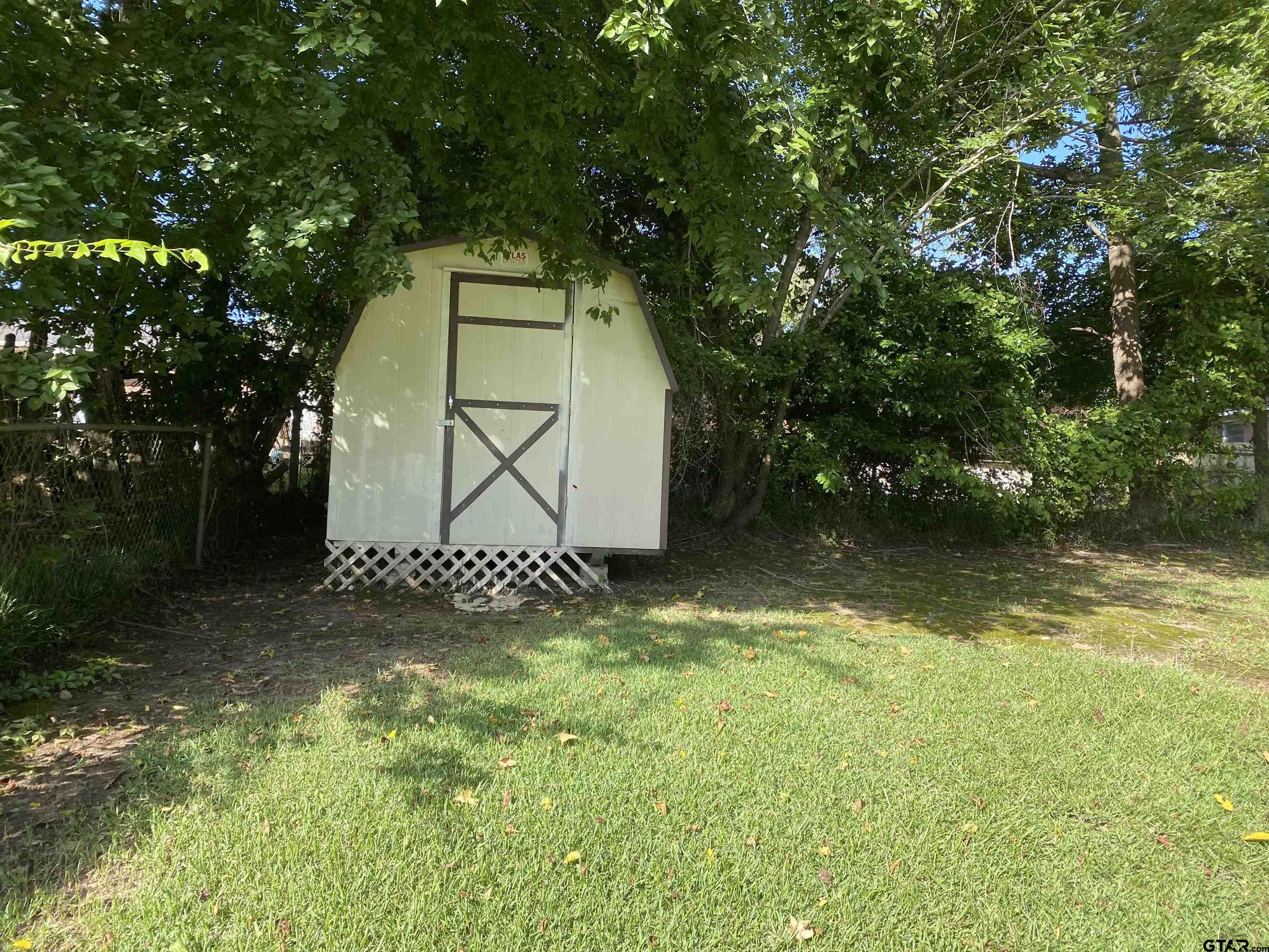 2613 Chelsea Drive Tyler, TX 75701 - Photo 18 of 33 a view of swimming pool