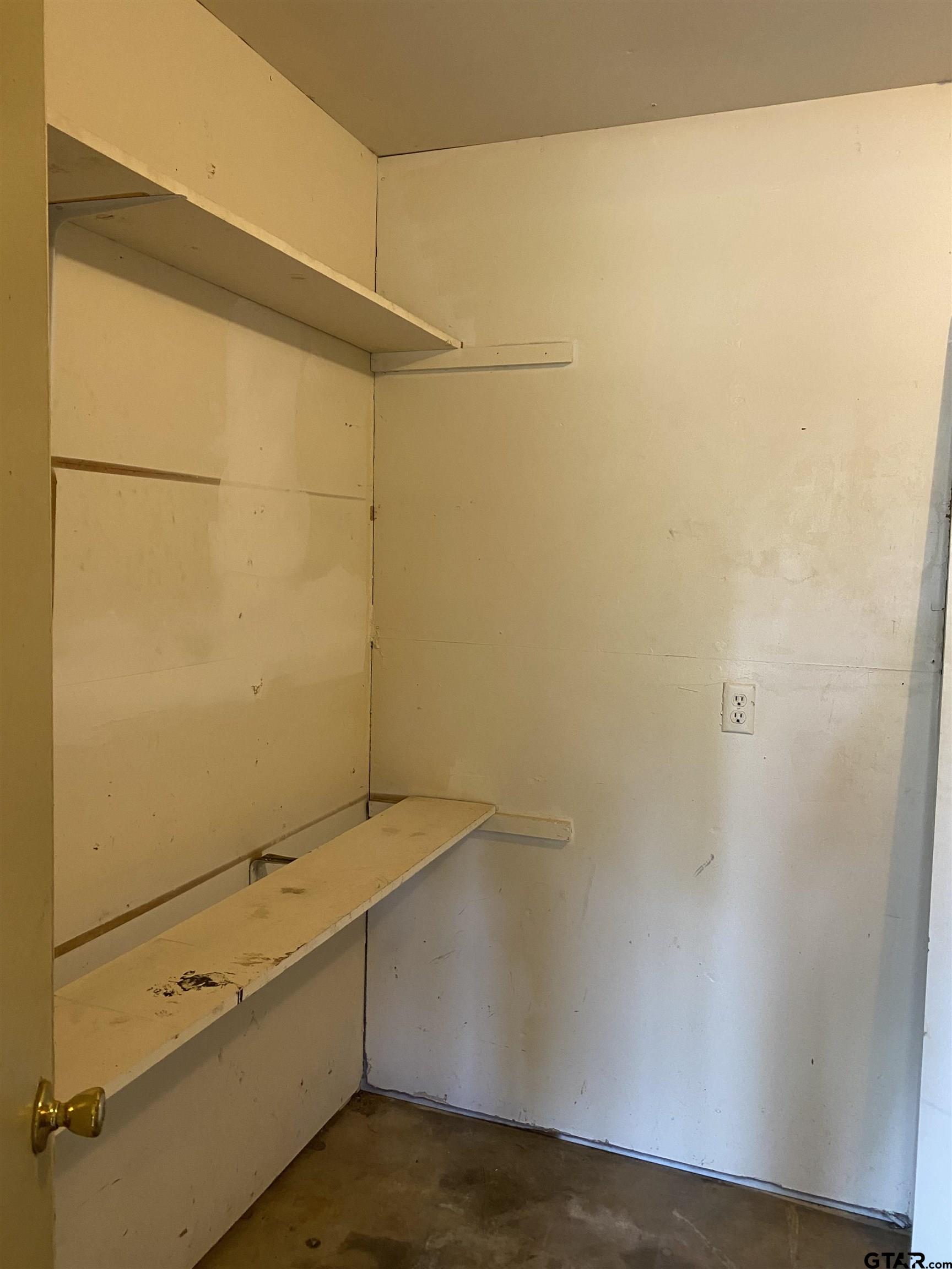 2613 Chelsea Drive Tyler, TX 75701 - Photo 9 of 33 a view of utility room