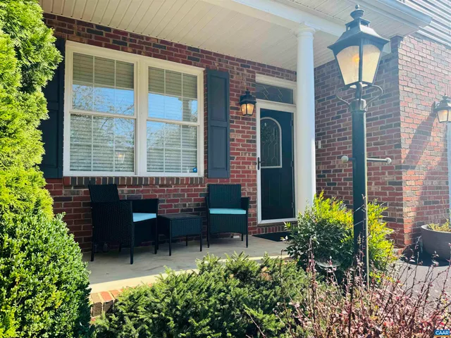 $357,900 | 20 East Pk Vw Drive, Staunton, VA 24401